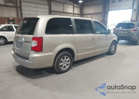 2012 Chrysler Town & Country Touring z USA, uszkodzony, nr VIN 2C4RC1BG8CR325682